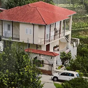 Emiljos Flamur Maison d'hôtes