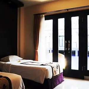 https://taman-tirta-ayu-pool-and-mansion.hotelsseminyak.net